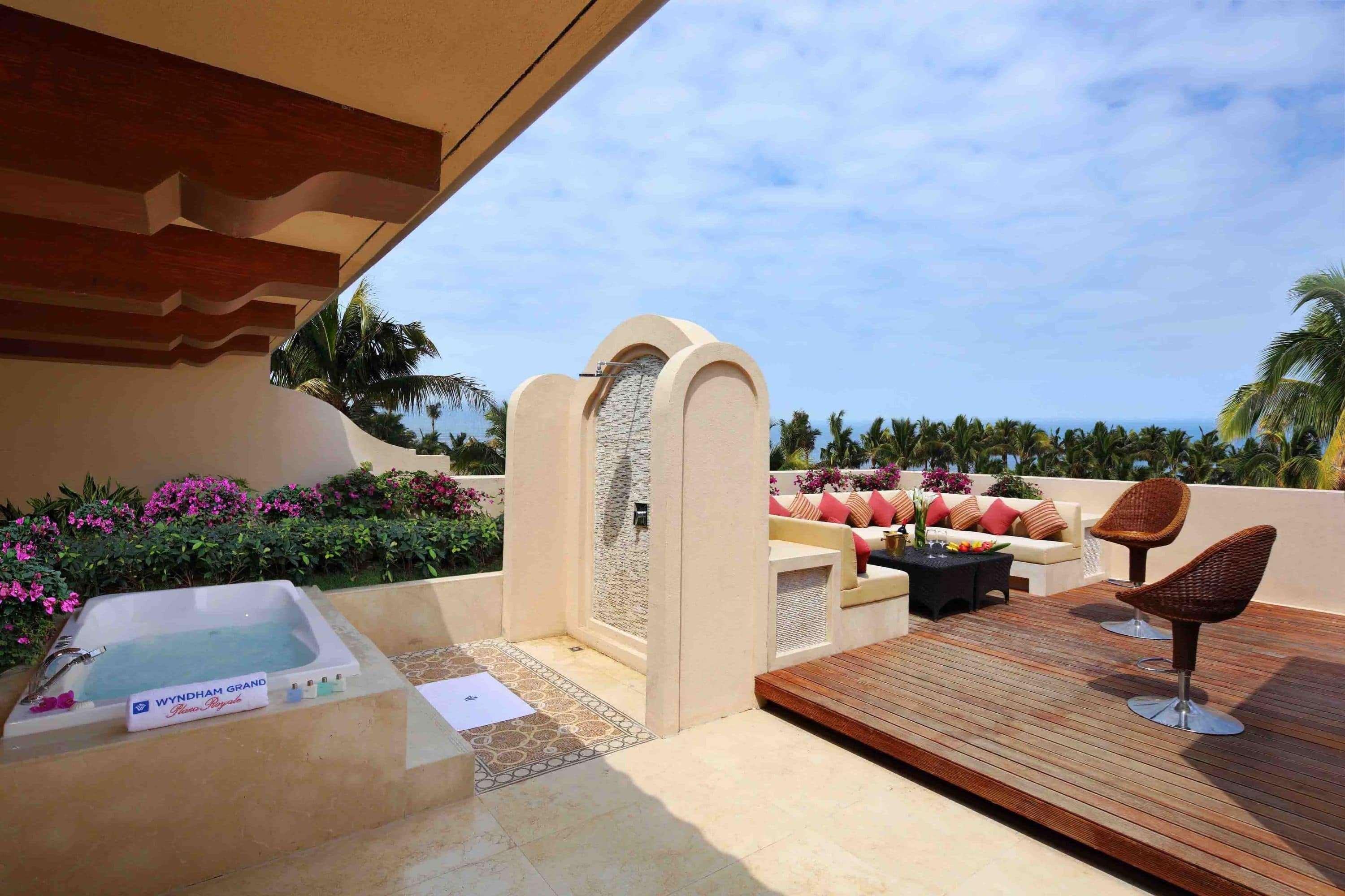 Ledong Wyndham Grand Plaza Royale Hainan Longmu Bay מראה חיצוני תמונה